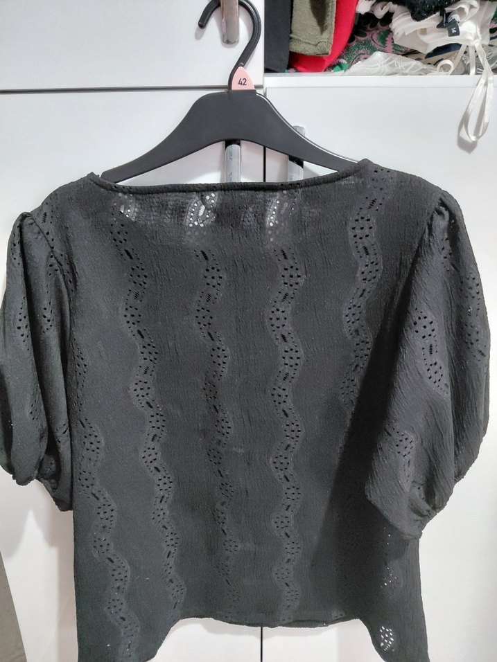 Dantel Detaylı Siyah Kadın Bluz - Görsel 4