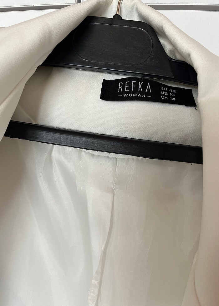 Beyaz blazer ceket  yanında beyaz pantolon hediye - Görsel 2
