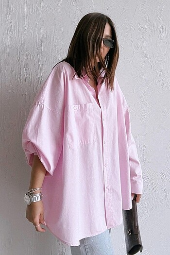 Oversize pembe gömlek