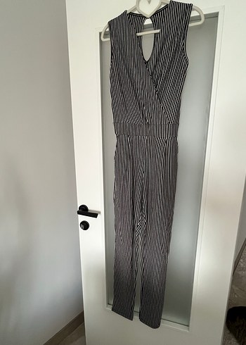 Çizgili Pilili V Yaka Tulum - Görsel 2