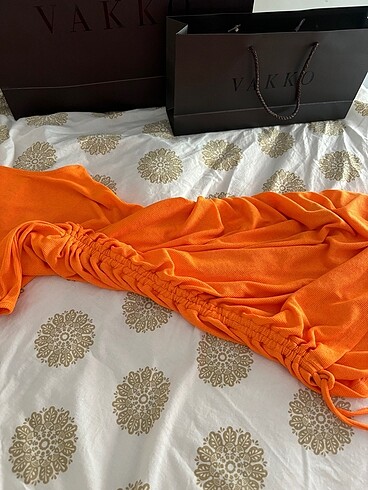 H&M Büzgülü elbise