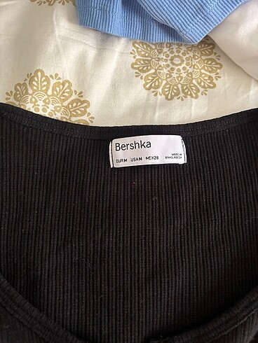 Bershka Siyah üst