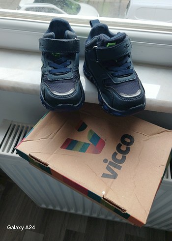 ışıklı cırtlı  bot - Görsel 3