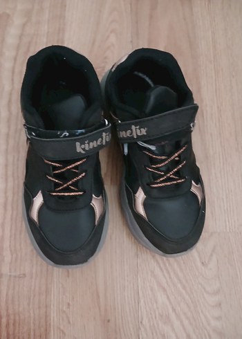 Kız Çocuk Siyah Bantlı Spor Ayakkabı - Görsel 6