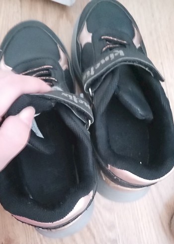 Kız Çocuk Siyah Bantlı Spor Ayakkabı - Görsel 2