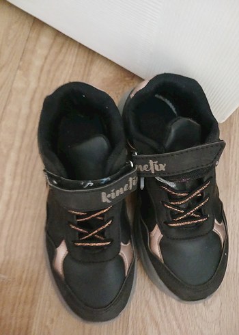 Kız Çocuk Siyah Bantlı Spor Ayakkabı - Görsel 4