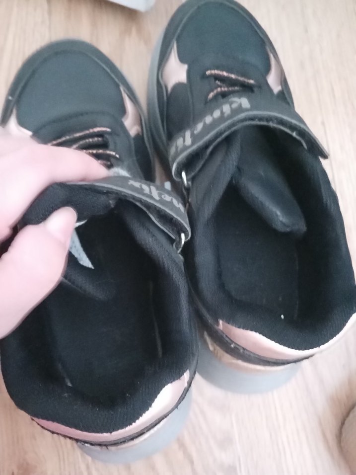 Kız Çocuk Siyah Bantlı Spor Ayakkabı - Görsel 2