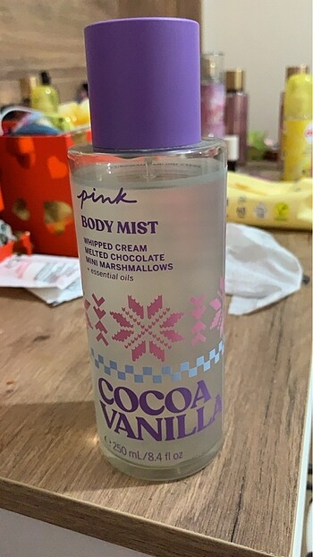 vanilya body mist vs pink