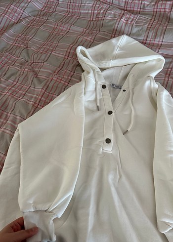 Düğmeli Beyaz Kapüşonlu Kadın Sweatshirt