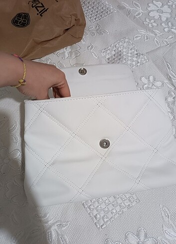 Beyaz çanta