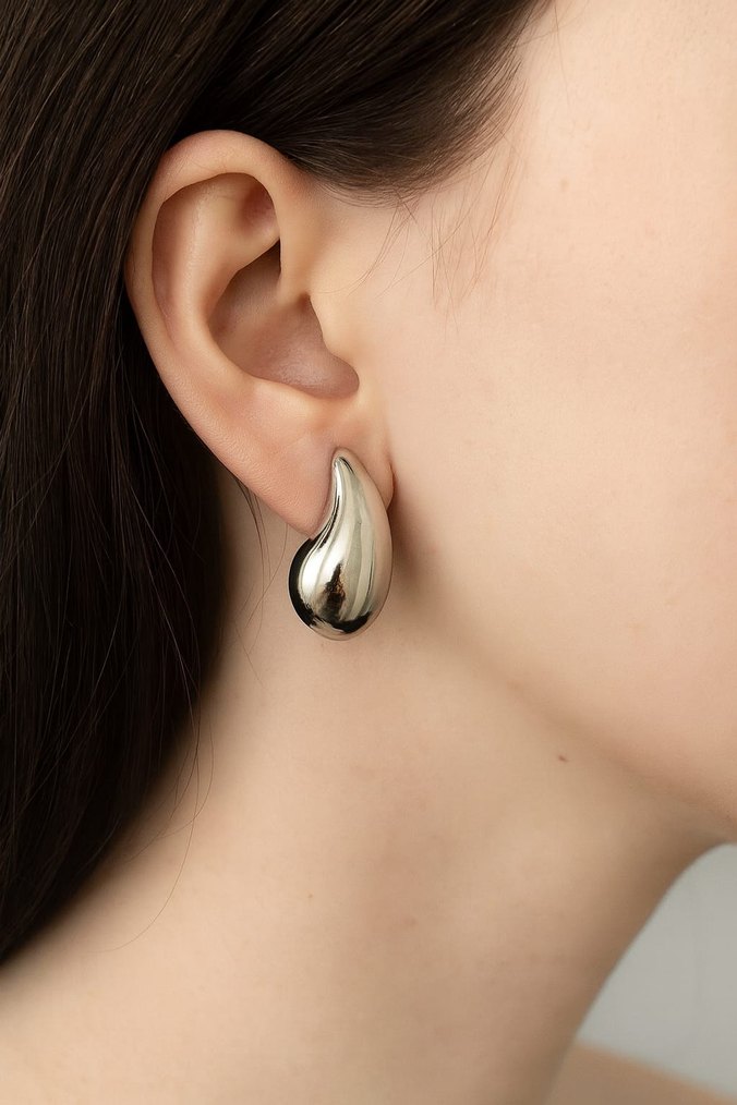 Kadın Gold Gümüş Renk Detaylı Tasarım Küpeler - Görsel 2