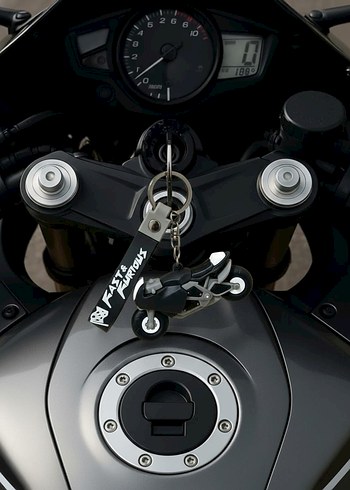 3D Figürlü Motosiklet Temalı Anahtarlık Çanta Süsü Charm - Görsel 3