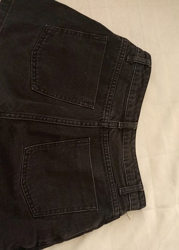 Siyah Düğmeli Kot Şort - Görsel 4