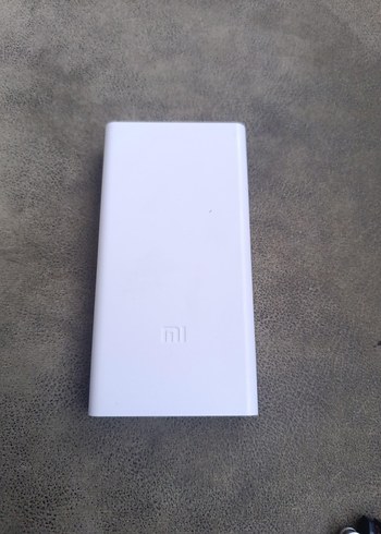 Sıfır ürün. Beyaz Xiaomi Power Bank