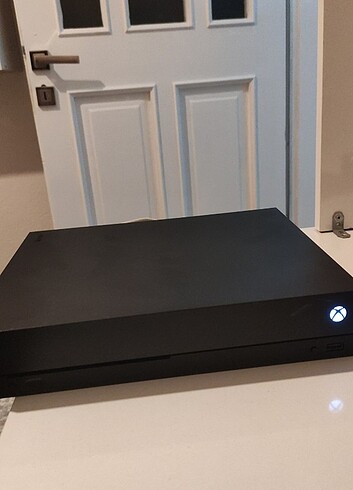 XBOX ONE X 1TB