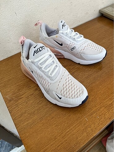 36,5 Beden NIKE AIR 270
