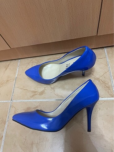 37 Beden Stiletto