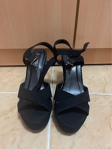 Deichmann Dolgu topuklu ayakkabı