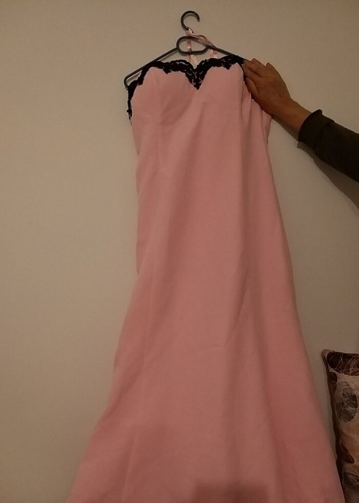 pembe straplez sırtı kurdeleli abiye elbise - Görsel 4