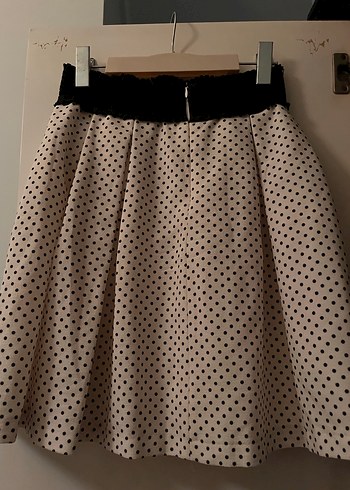 Siyah Puantiyeli Beyaz Pileli Etek - Görsel 2