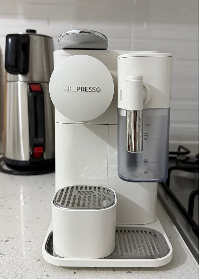 Nespresso F121 Latissima One Süt Çözümlü Kahve Makinesi - Görsel 5