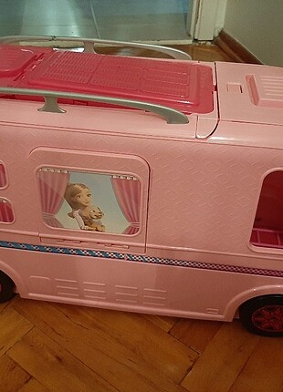 Barbie nin ruya karavanı