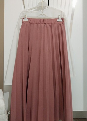 pembe beyaz etekli takım