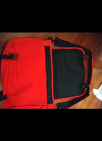 Eastpak Kırmızı çanta
