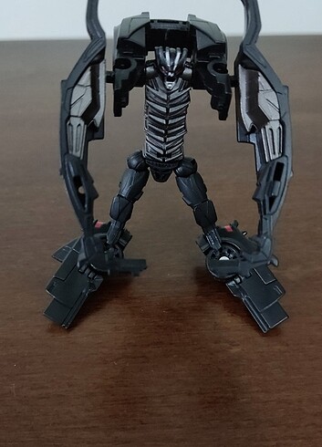  TRANSFORMERS BARRİCADE CAR?