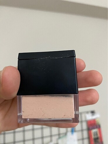 Huda Beauty Huda mini pudra