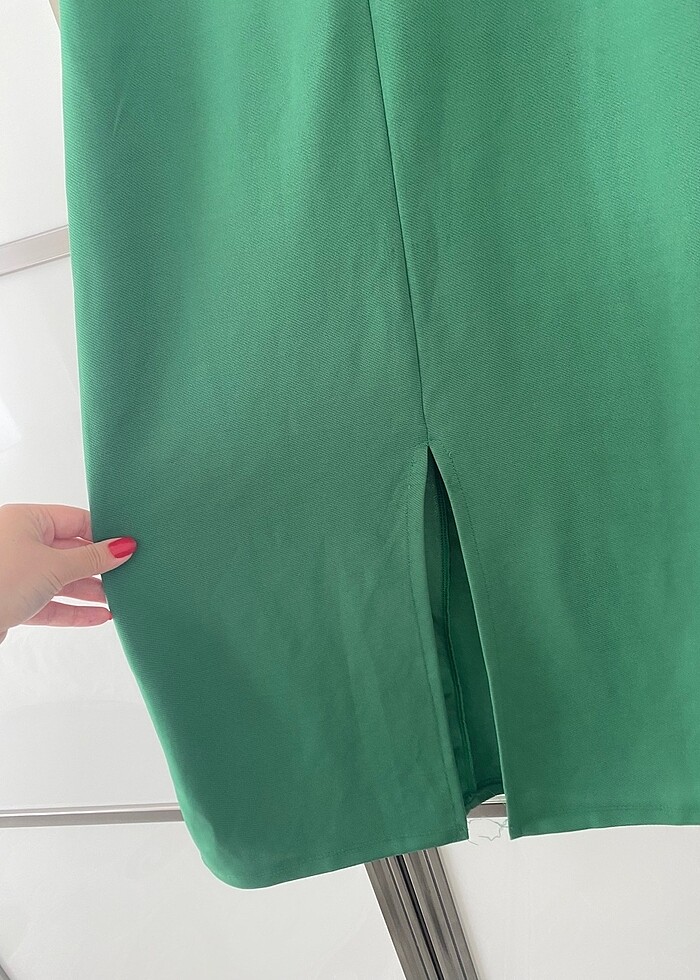 Yeşil elbise - Görsel 3