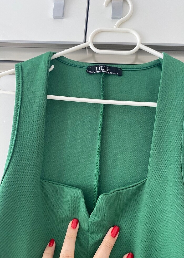 Yeşil elbise - Görsel 2
