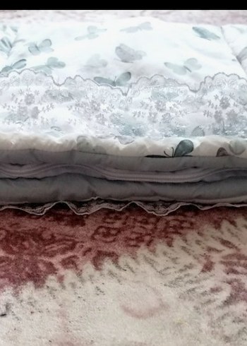 Nakışlı Beyaz Pastel Desenli alt açma minderi - Görsel 3