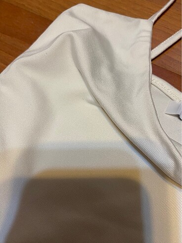 Tek kol BERSHKA askılı crop İKİLİ SATIYORUM