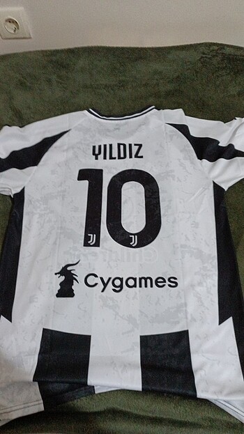 Adidas Yeni yıl Juventus Kenan Yıldız