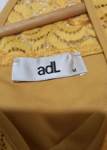 Sarı Fırfırlı Nakışlı Mini Bluz - Görsel 4