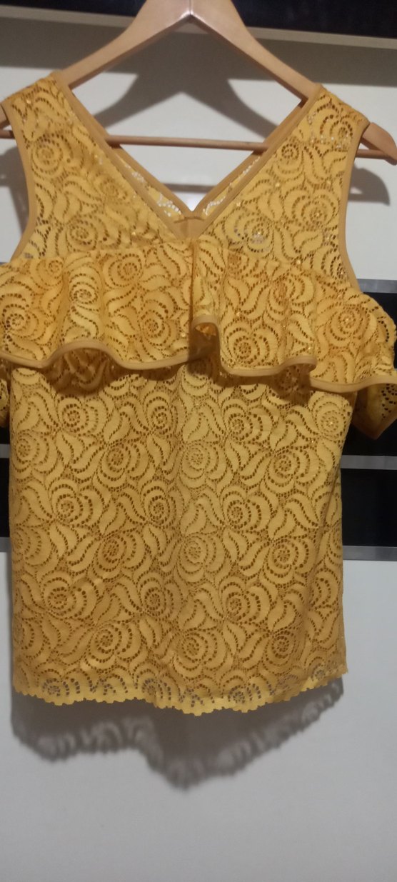 Sarı Fırfırlı Nakışlı Mini Bluz - Görsel 2