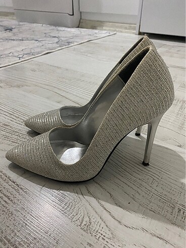 37 Beden Stiletto