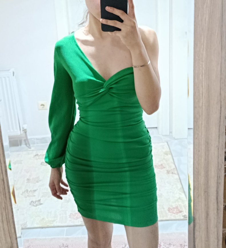 Tek Kollu Drapeli Mini Yeşil Elbise - Görsel 2