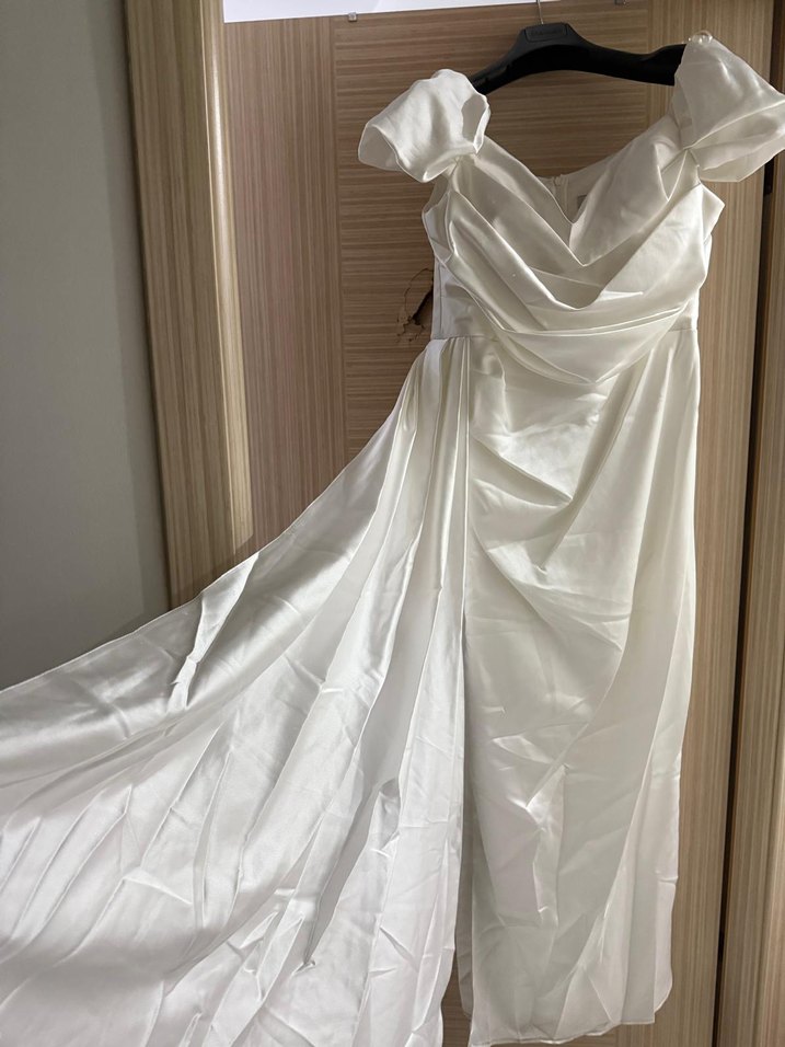 Parlak Beyaz Uzun Straplez Gelinlik - Görsel 2