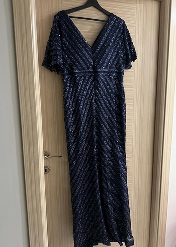 Lacivert İşlemeli V Yaka Uzun Abiye - Görsel 4