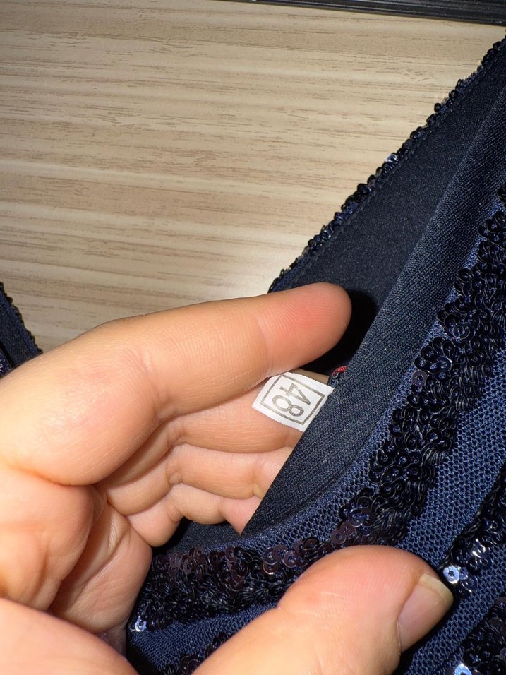 Lacivert İşlemeli V Yaka Uzun Abiye - Görsel 5