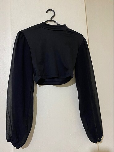 Siyah crop