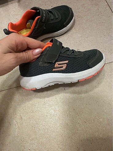 25 Beden Skechers spor ayakkabı