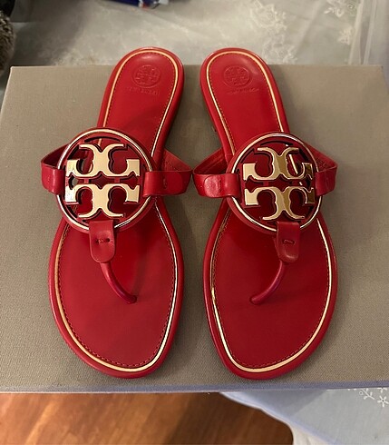 41 Beden kırmızı Renk Tory Burch 10 M no veya 41 no