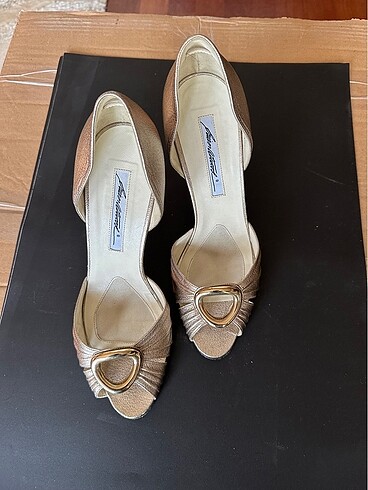 Brian Atwood 40 numara