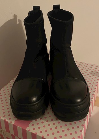 siyah bot - Görsel 3