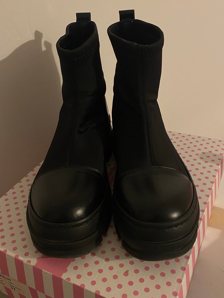 siyah bot - Görsel 3