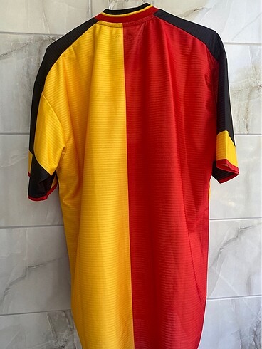 xl Beden kırmızı Renk Galatasaray orijinal 2001-2002 forma