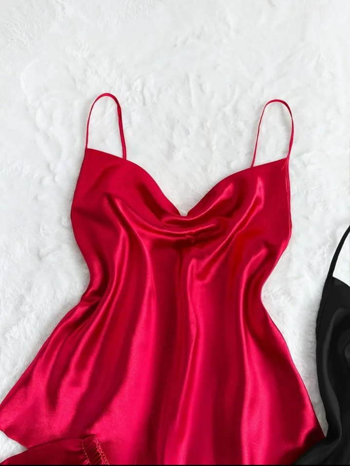 Kırmızı İnce Askılı ve Siyah Mini Kadın Pijama Takımı - Görsel 3